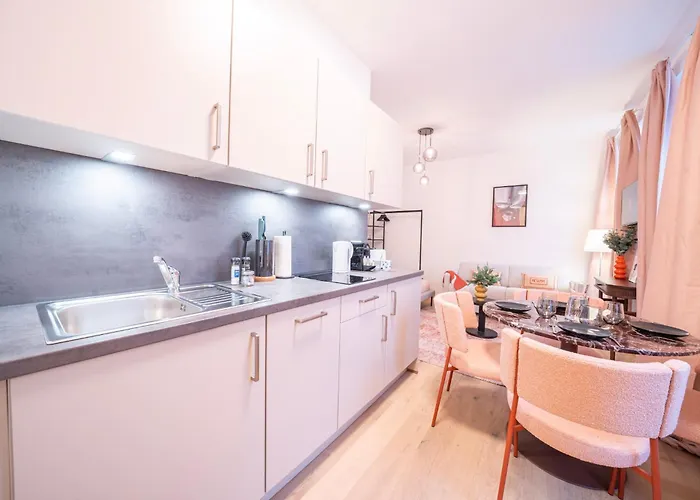 Premium Apartments, 10min To The Center, Kitchen, No Elevator Apartamento