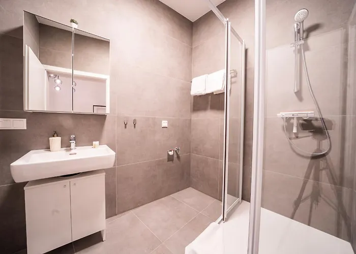 Apartamento Premium Apartments, 10min To The Center, Kitchen, No Elevator *