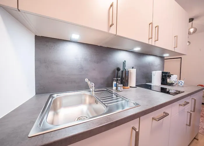 Apartamento Premium Apartments, 10min To The Center, Kitchen, No Elevator *