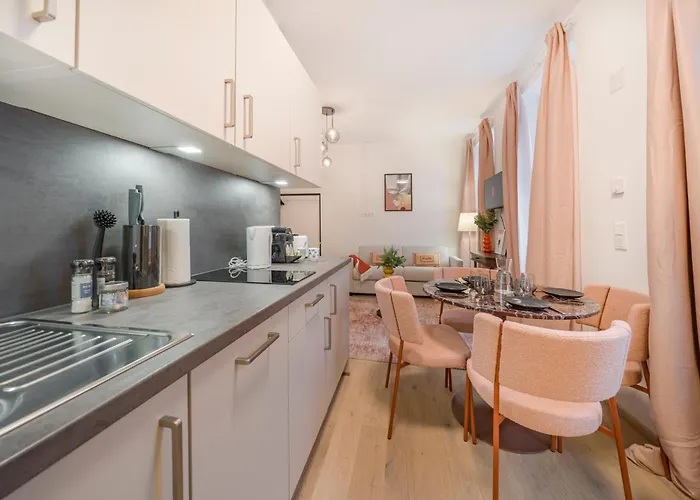 Apartamento Premium Apartments, 10min To The Center, Kitchen, No Elevator *