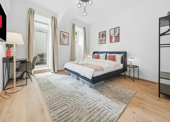 Apartamento Premium Apartments, 10min To The Center, Kitchen, No Elevator *