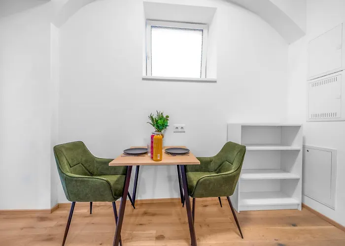 Apartamento Premium Apartments, 10min To The Center, Kitchen, No Elevator